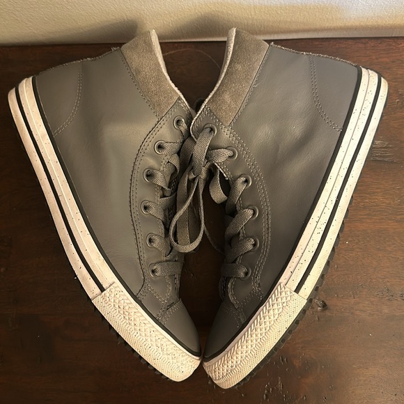 Converse Chuck Taylor All Star grey leather Hi Tops
Woman’s 7 men’s 5 - Picture 5 of 7